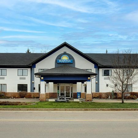 Days Inn By Wyndham Whitecourt Exterior foto